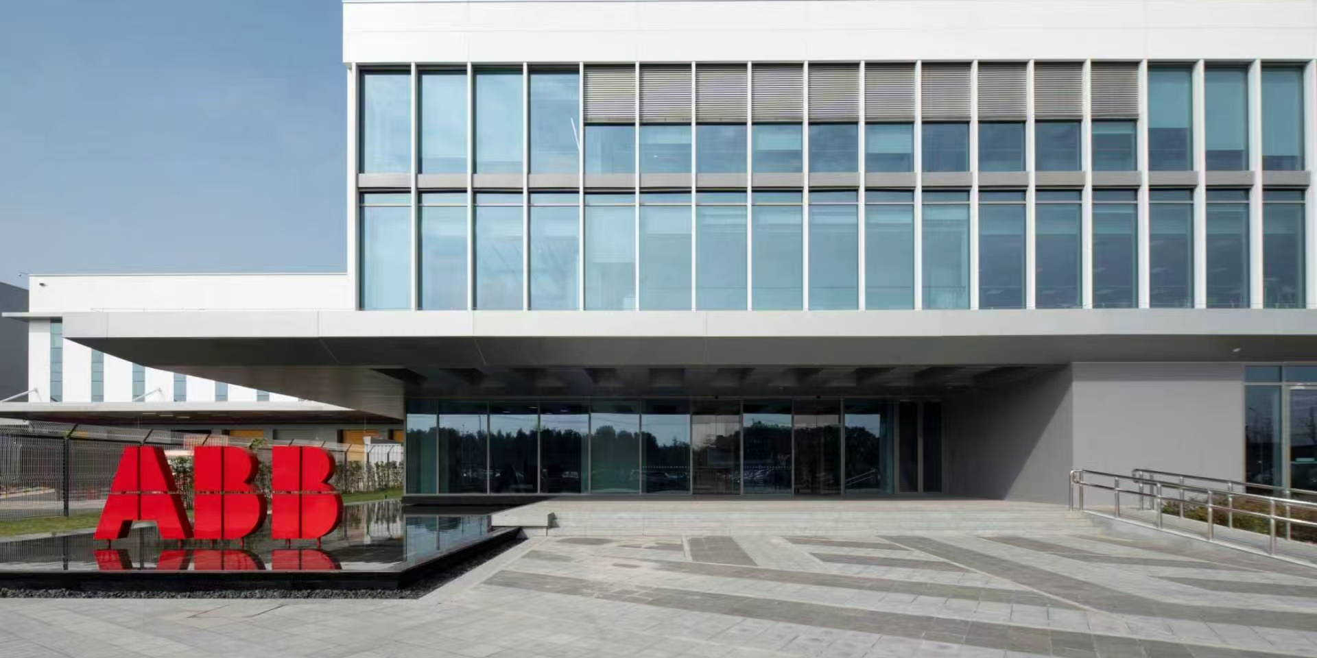 thumbnails SH: Exclusive visit to ABB Robotics Mega Factory (Member-Only)