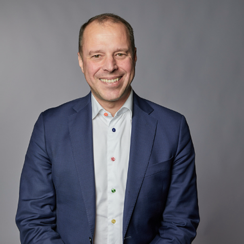 Fredrik Boman (Senior Director - Unit Head for Vehicle Platform in Engineering of Volvo  Car APAC)